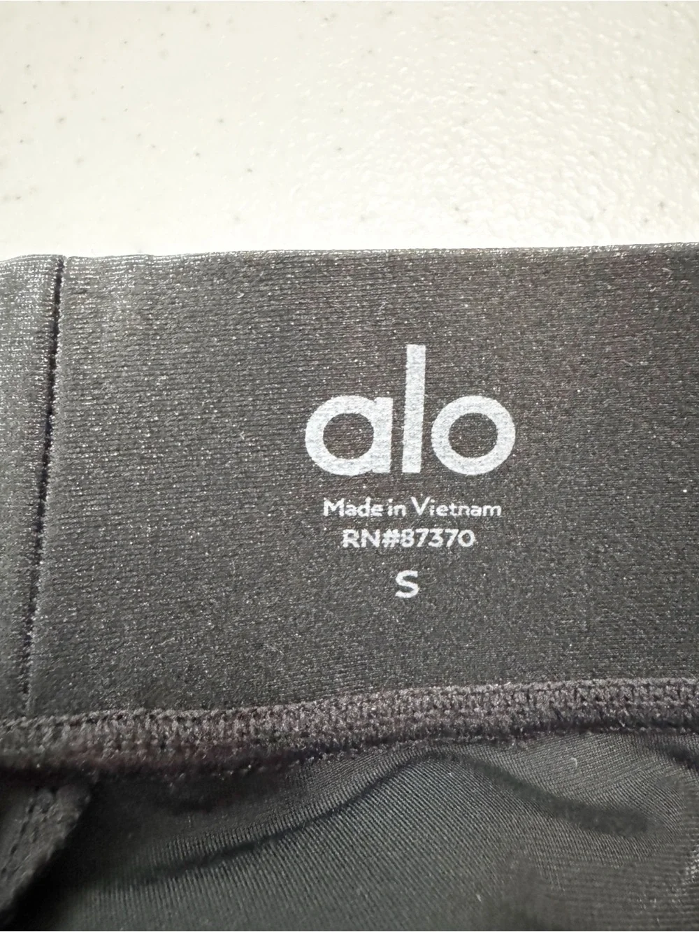 ALO Yoga Cinched Leg Black Shine Leggings Small